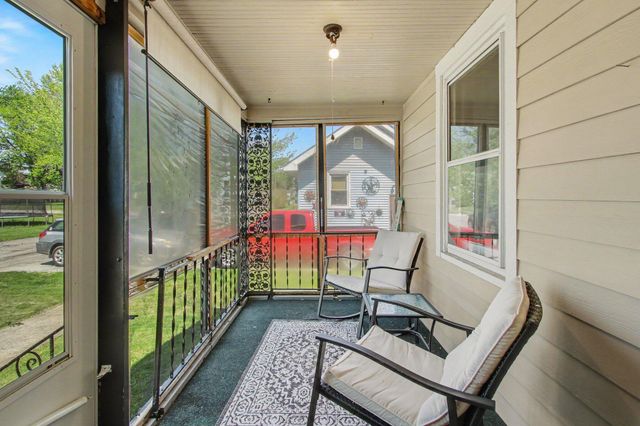 406 Henry Street, La Porte, IN 46350