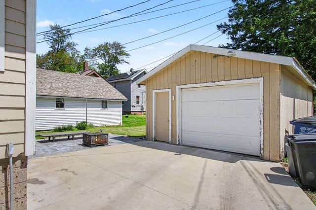 406 Henry Street, La Porte, IN 46350