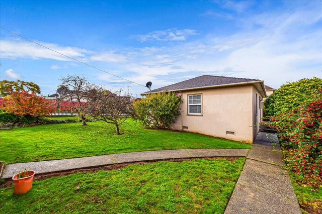 2533 Garland Street, Eureka, CA 95501