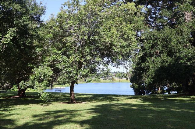 412 W LAKE SUMMIT DRIVE, Winter Haven, FL 33884