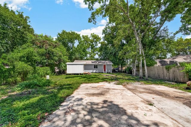 1089 Conklin Street, Houston, TX 77088