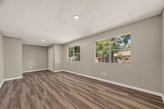 1089 Conklin Street, Houston, TX 77088