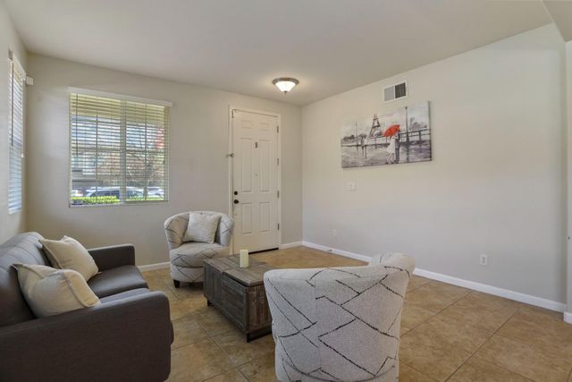 1047 Lindo Ct, Manteca, CA 95337