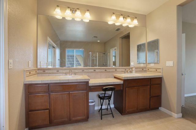 1047 Lindo Ct, Manteca, CA 95337