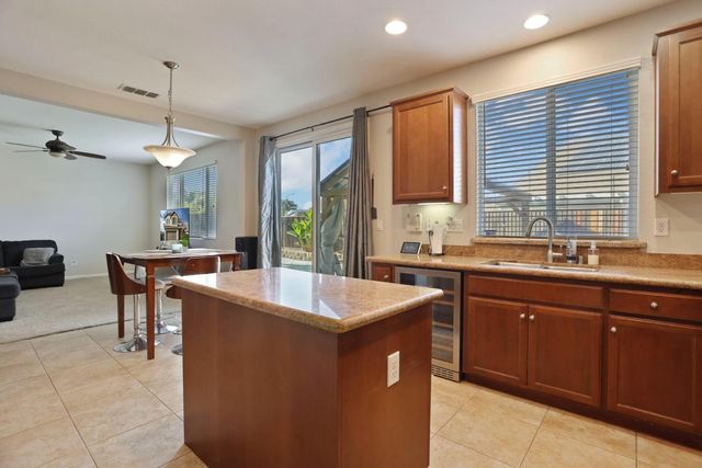 1047 Lindo Ct, Manteca, CA 95337