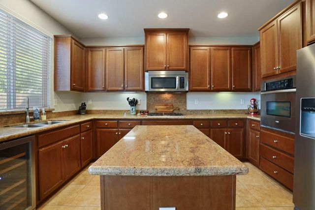 1047 Lindo Ct, Manteca, CA 95337