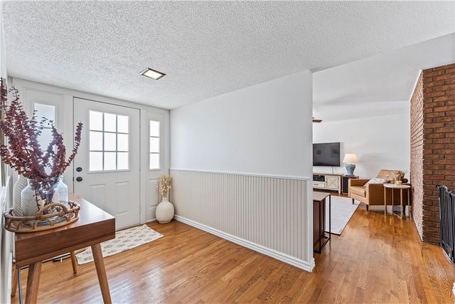 1521 W Gum Street, Rogers, AR 72758