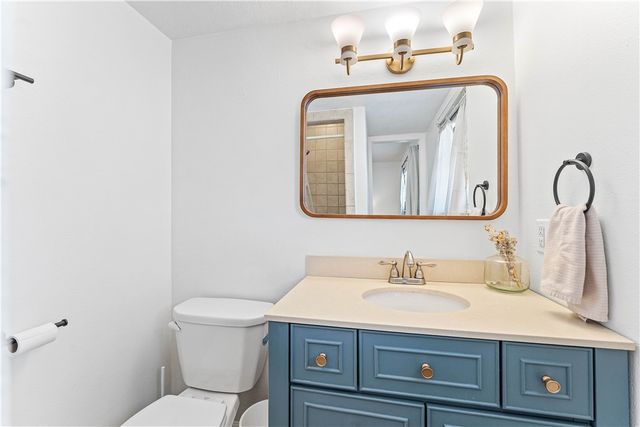 1521 W Gum Street, Rogers, AR 72758