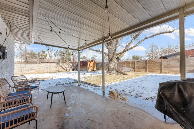 1521 W Gum Street, Rogers, AR 72758