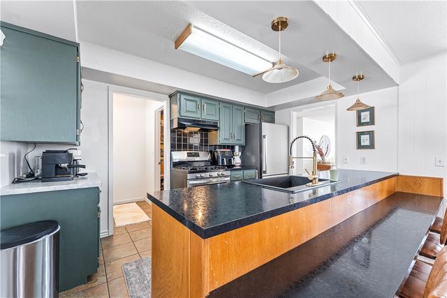 1521 W Gum Street, Rogers, AR 72758