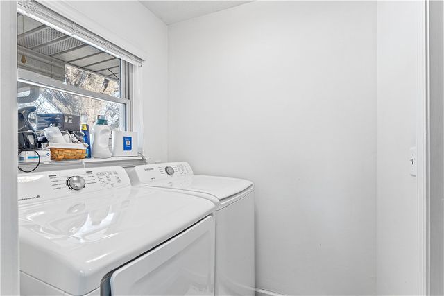 1521 W Gum Street, Rogers, AR 72758