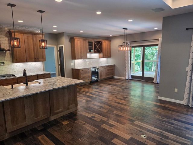 763 Coyote Ct Court, Deerfield, WI 53531