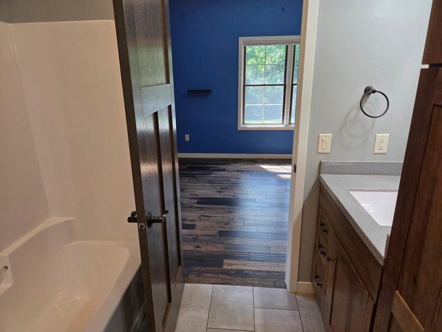763 Coyote Ct Court, Deerfield, WI 53531