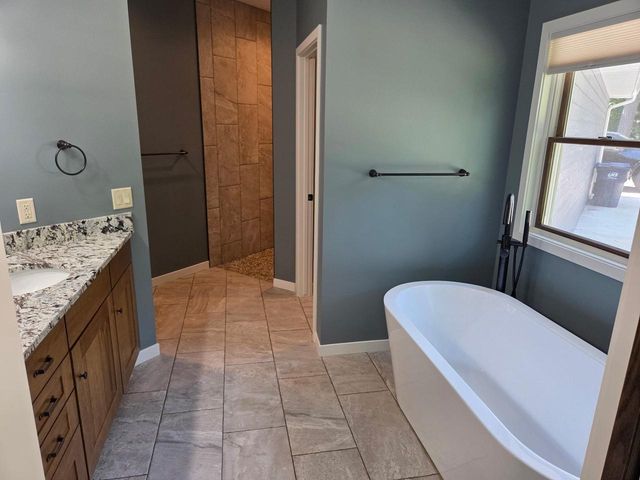 763 Coyote Ct Court, Deerfield, WI 53531