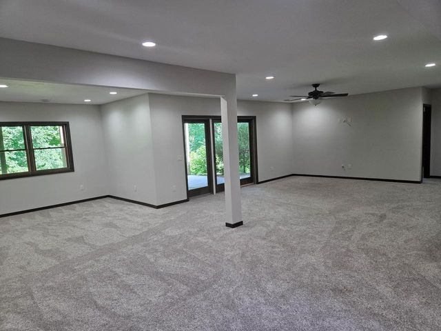 763 Coyote Ct Court, Deerfield, WI 53531