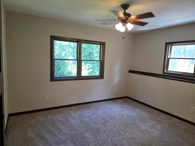 763 Coyote Ct Court, Deerfield, WI 53531