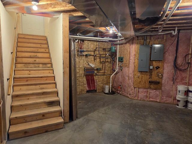 763 Coyote Ct Court, Deerfield, WI 53531