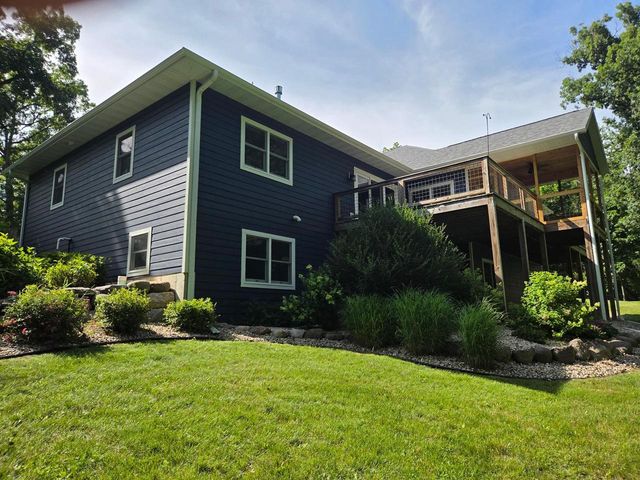 763 Coyote Ct Court, Deerfield, WI 53531