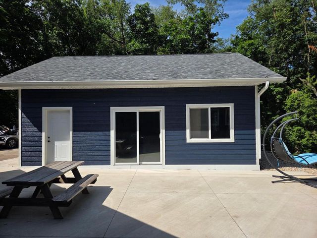 763 Coyote Ct Court, Deerfield, WI 53531
