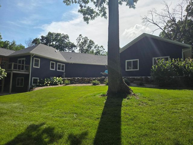 763 Coyote Ct Court, Deerfield, WI 53531