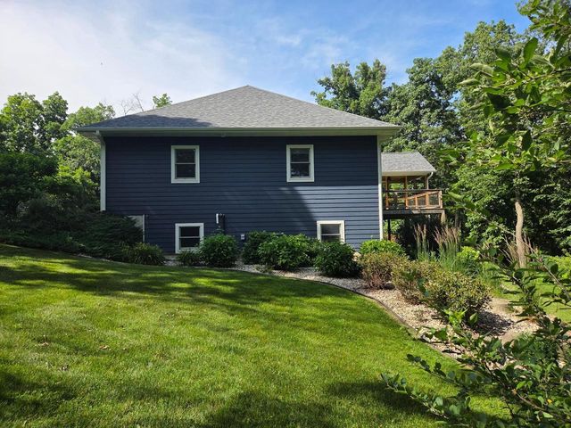 763 Coyote Ct Court, Deerfield, WI 53531