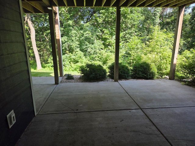 763 Coyote Ct Court, Deerfield, WI 53531