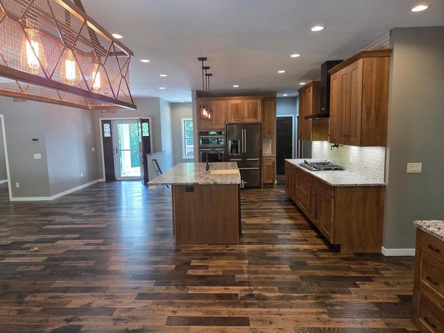 763 Coyote Ct Court, Deerfield, WI 53531