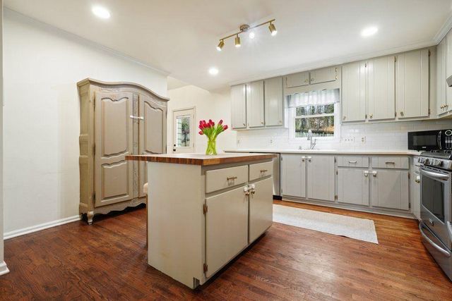 2922 Cobb Street, Marietta, GA 30068