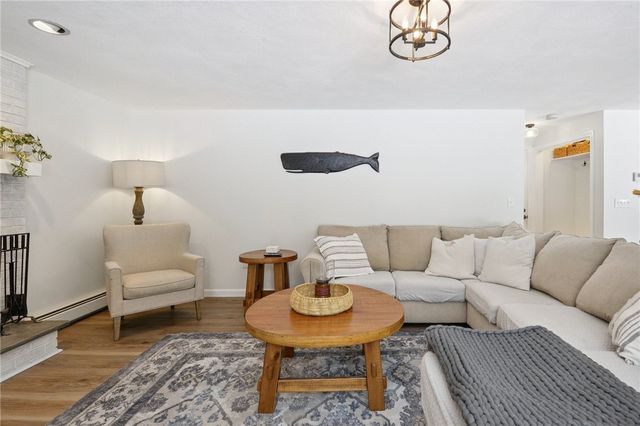 10 Mesa Drive, North Kingstown, RI 02852