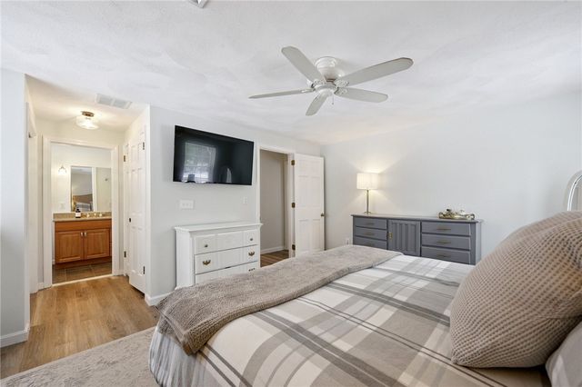 10 Mesa Drive, North Kingstown, RI 02852