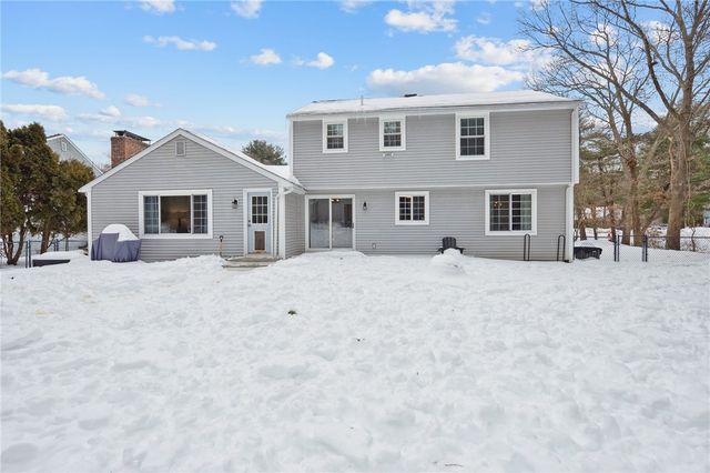 10 Mesa Drive, North Kingstown, RI 02852