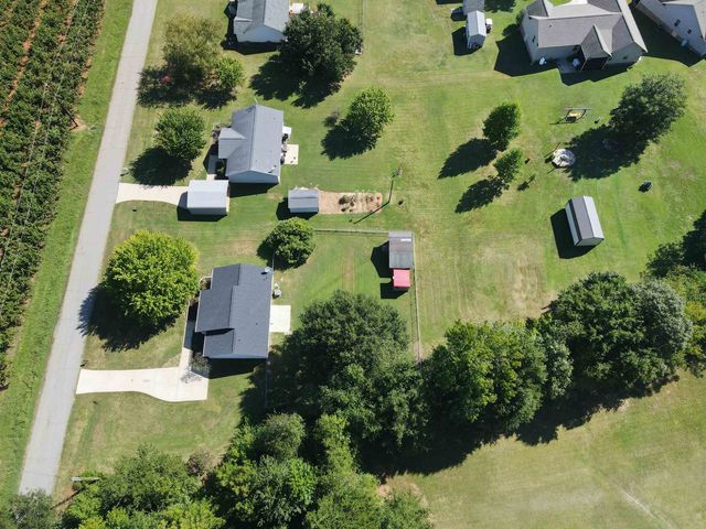 571 Burnetts Road, Chesnee, SC 29323