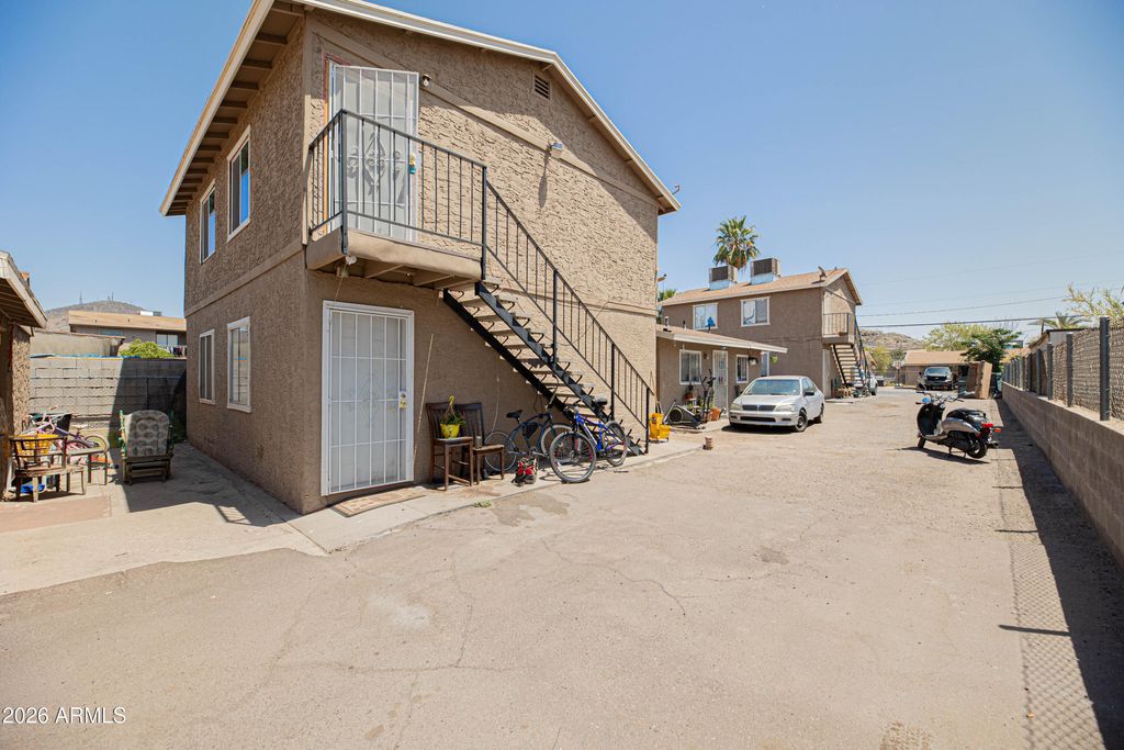 9606 N 11TH Avenue 105, Phoenix, AZ 85021