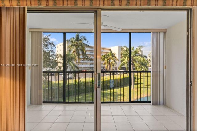 190 SE 5th Ave 202, Dania Beach, FL 33004