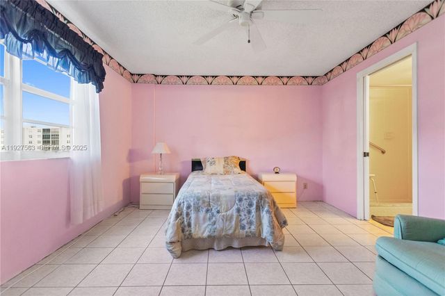 190 SE 5th Ave 202, Dania Beach, FL 33004