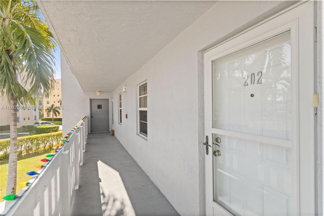 190 SE 5th Ave 202, Dania Beach, FL 33004