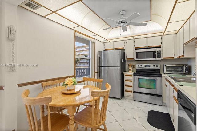 190 SE 5th Ave 202, Dania Beach, FL 33004