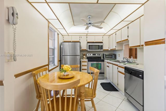 190 SE 5th Ave 202, Dania Beach, FL 33004