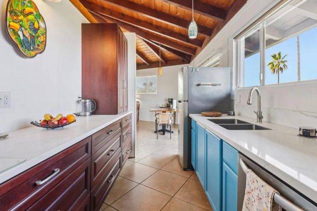 2068 Camino Culebra, Vista, CA 92084