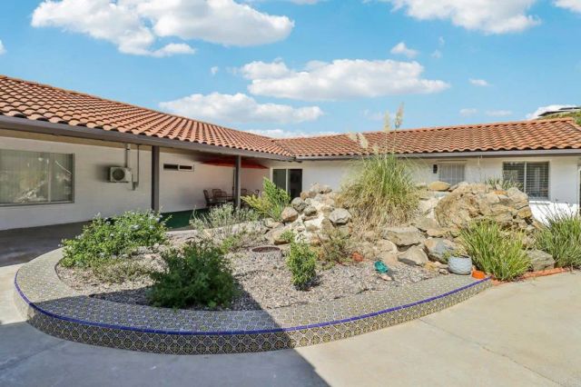 2068 Camino Culebra, Vista, CA 92084