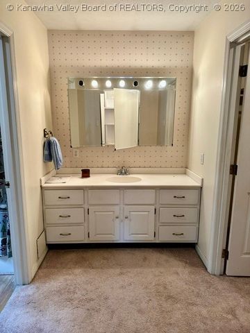 5102 Country Squire Lane, Charleston, WV 25313