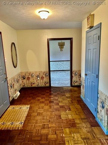 5102 Country Squire Lane, Charleston, WV 25313