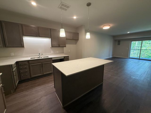 2645 Burton Road Bld 4, Ann Arbor, MI 48104