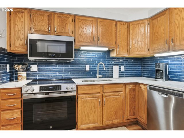 1326 QUAKER St, Eugene, OR 97402