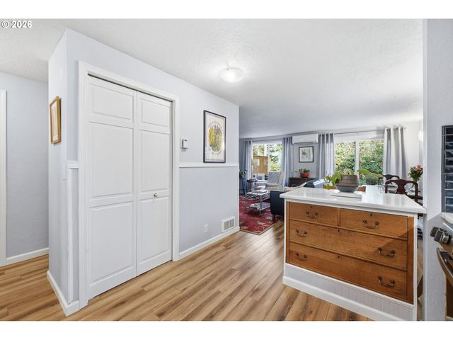 1326 QUAKER St, Eugene, OR 97402