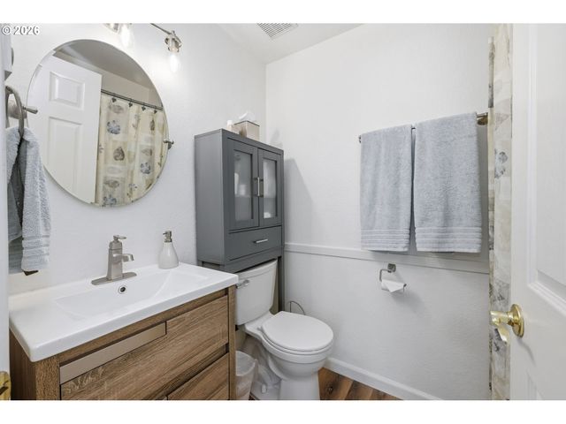 1326 QUAKER St, Eugene, OR 97402