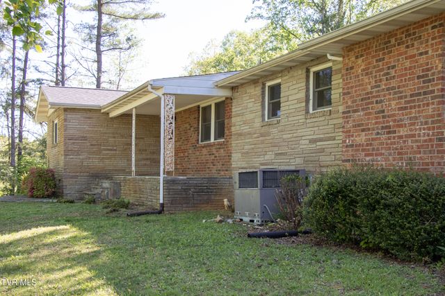2477 Weaver Pike, Bristol, TN 37620
