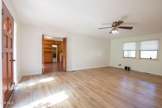 2477 Weaver Pike, Bristol, TN 37620