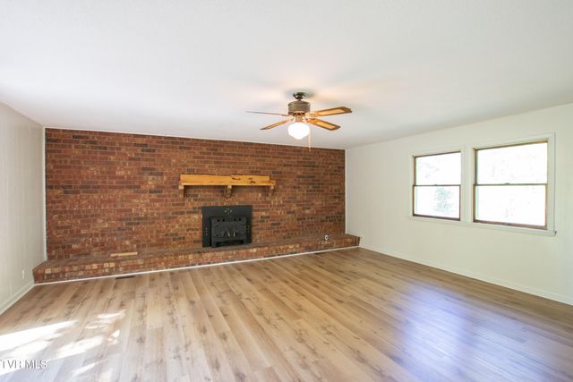 2477 Weaver Pike, Bristol, TN 37620