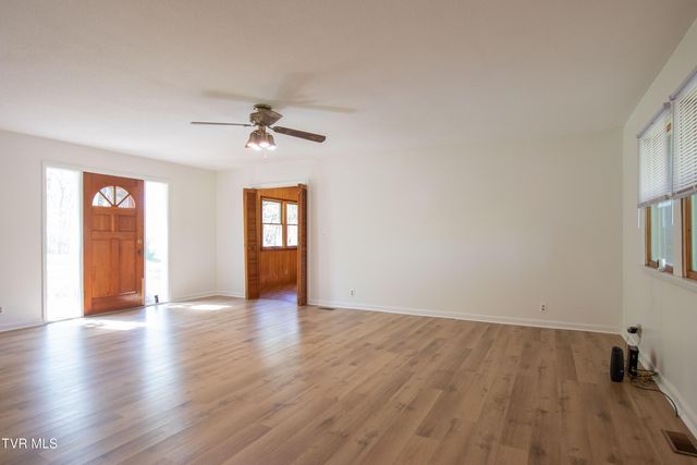 2477 Weaver Pike, Bristol, TN 37620